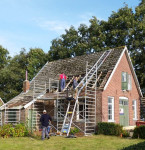 oktober 2014: De oude cementpannen worden verwijderd.